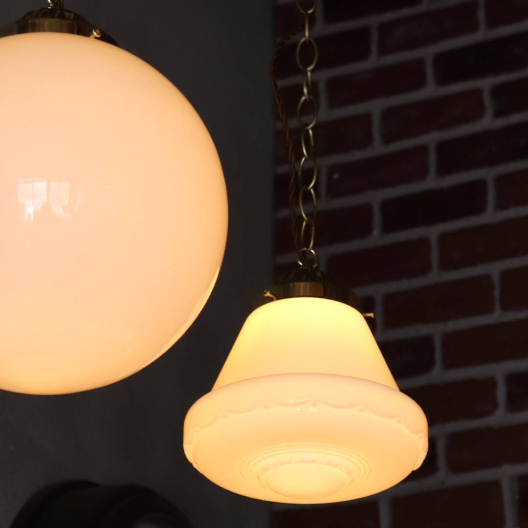 USAヴィンテージミルクガラス製円錐型ハンギングランプ・ペンダントライト｜天井照明